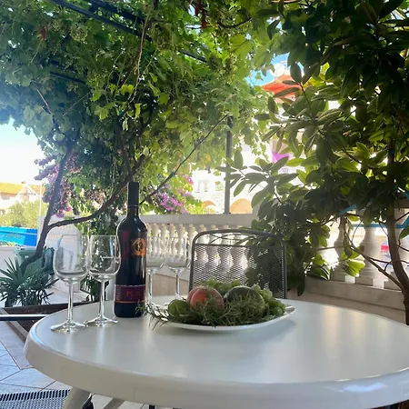 Eni Apartamento Vodice