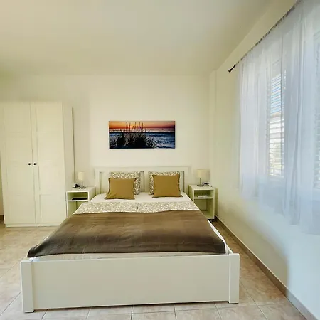Eni Apartamento Vodice